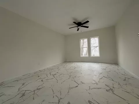 Living - 601 E Hickory St, Chatsworth, IL 60921 photo 3 of 4