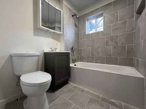 Bath - 601 E Hickory St, Chatsworth, IL 60921 photo 1 of 2