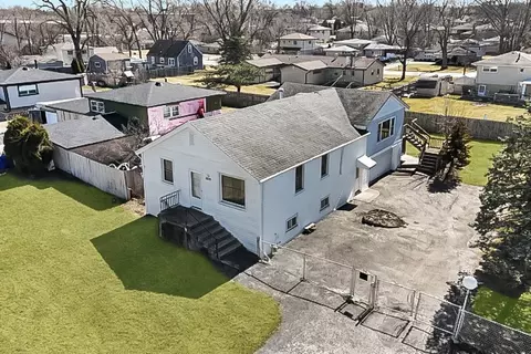 8819 W 84th St, Justice, IL 60458