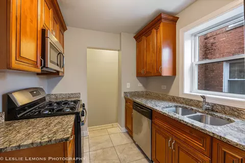 Kitchen - 2111 S 24th Ave, Broadview, IL 60155 photo 2 of 2