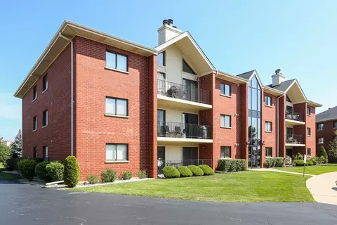 6612 Martin France Cir #2C, Tinley Park, IL 60477