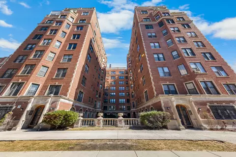 6935 S Crandon Ave #8D, Chicago, IL 60649
