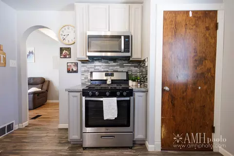 Kitchen - 975 W Park Dr, Kankakee, IL 60901 photo 2 of 2