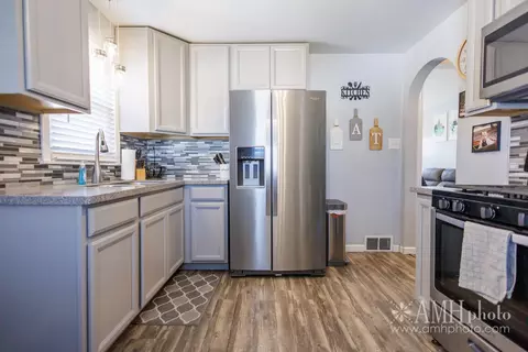 Kitchen - 975 W Park Dr, Kankakee, IL 60901 photo 1 of 2