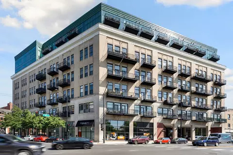 1645 W Ogden Ave #714, Chicago, IL 60612