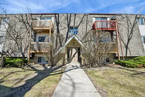220 Madison St #2A, Joliet, IL 60435