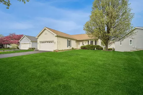 592 Rose Ln, Bartlett, IL 60103