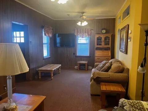 Living - 425 E Dakota St, Spring Valley, IL 61362 photo 2 of 3