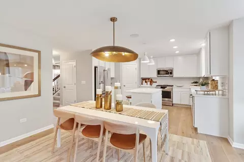 Dining - 446 Bower Ln, Oswego, IL 60543 photo 3 of 5