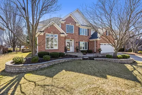 2552 Dewes Ln, Naperville, IL 60564