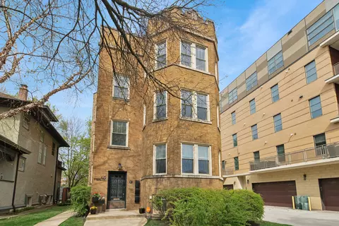 425 N Maple Ave, Oak Park, IL 60302