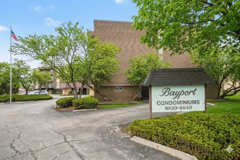 9820 S Pulaski Rd #307, Oak Lawn, IL 60453