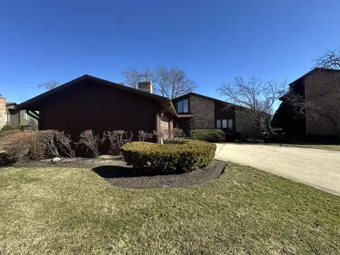 3008 Rennes Ct, Northbrook, IL 60062