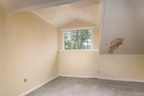 Bedroom - 202 S Ervin St, Pittsburg, IL 62974 photo 10 of 11
