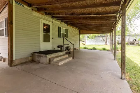 Exterior - 202 S Ervin St, Pittsburg, IL 62974 photo 3 of 8