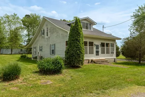 Exterior - 202 S Ervin St, Pittsburg, IL 62974 photo 8 of 8