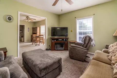 Living - 202 S Ervin St, Pittsburg, IL 62974 photo 1 of 1