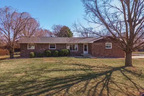200 Felmley Dr, Normal, IL 61761