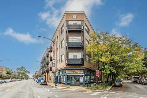 2915 N Clybourn Ave #310, Chicago, IL 60618