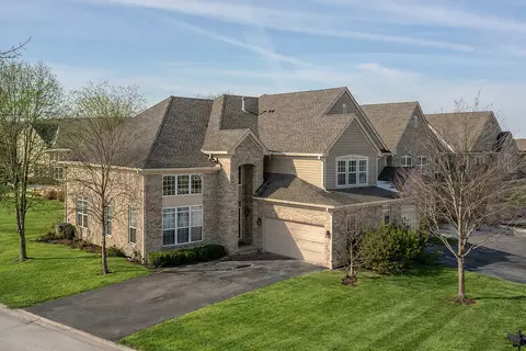500 Stone Canyon Cir, Inverness, IL 60010