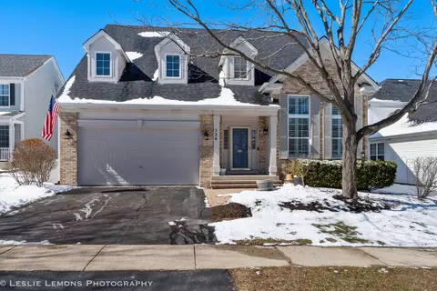 526 Windett Ln, Geneva, IL 60134