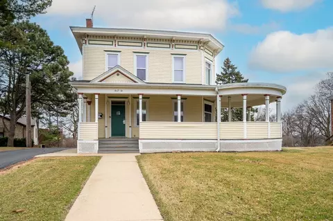 479 N Lake St, Aurora, IL 60506