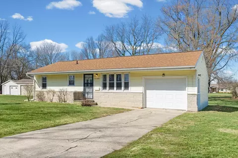 1105 Roselawn St, Paxton, IL 60957