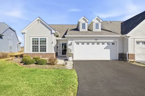 1765 Kelley Ln, Pingree Grove, IL 60140
