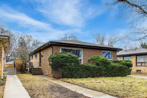 2437 Crawford Ave, Evanston, IL 60201