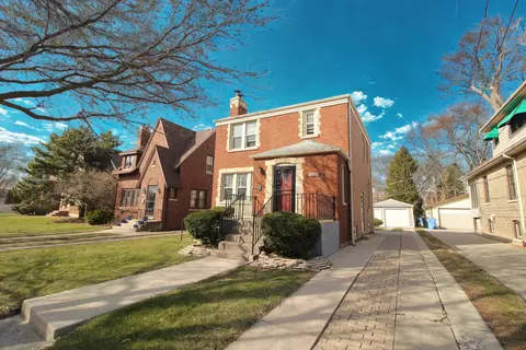 2258 W 115th St, Chicago, IL 60643