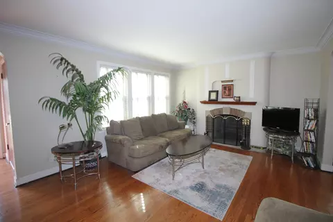 Living - 2258 W 115th St, Chicago, IL 60643 photo 1 of 4