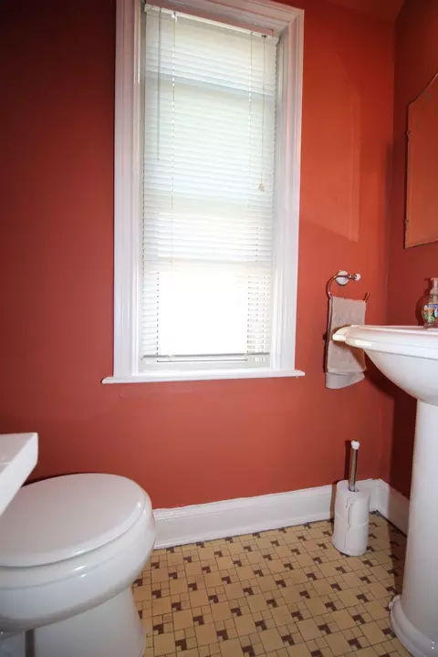 Bath - 2258 W 115th St, Chicago, IL 60643 photo 1 of 2