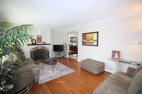 Living - 2258 W 115th St, Chicago, IL 60643 photo 2 of 4