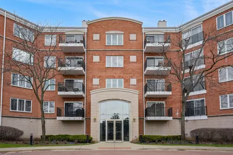 451 Town Place Cir #203, Buffalo Grove, IL 60089