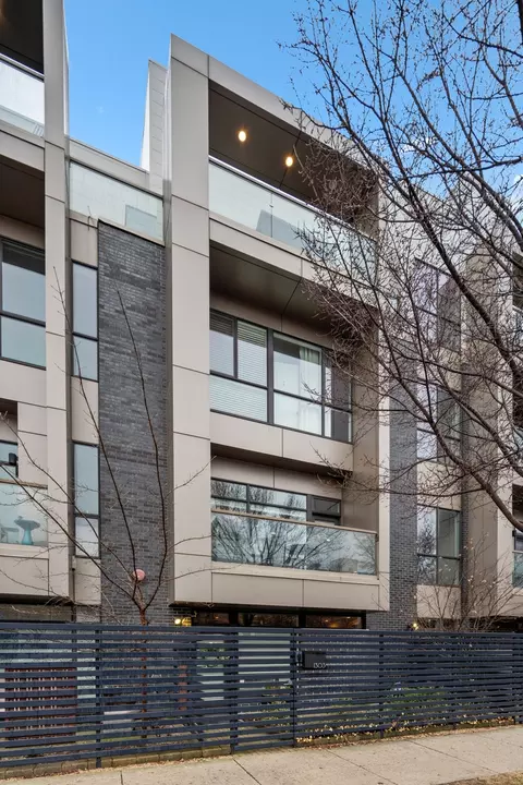 1303 W Diversey Pkwy, Chicago, IL 60614