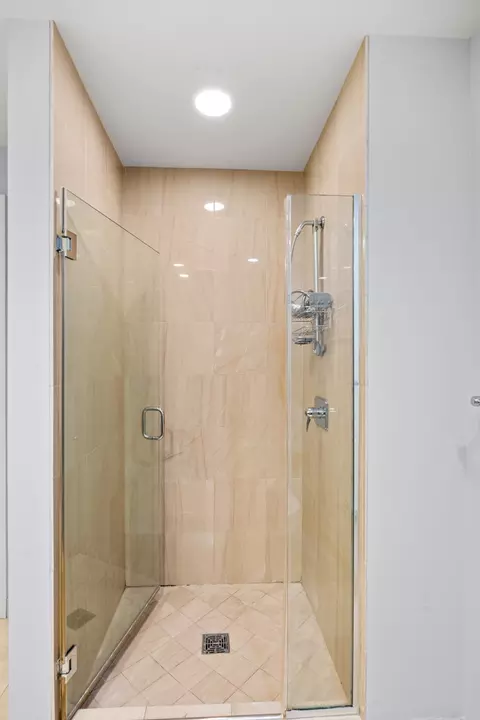 Bath - 60 E Monroe St #1903, Chicago, IL 60603 photo 3 of 5