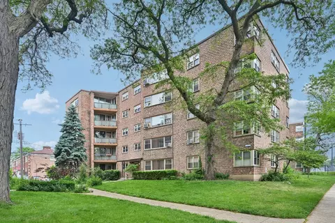 2142 W Rosemont Ave #1A, Chicago, IL 60659