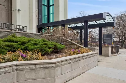6007 N Sheridan Rd #15B, Chicago, IL 60660