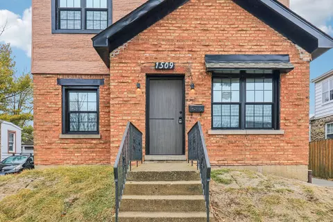 Exterior - 1509 Center St, Des Plaines, IL 60018 photo 4 of 8