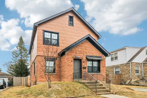 Exterior - 1509 Center St, Des Plaines, IL 60018 photo 3 of 8