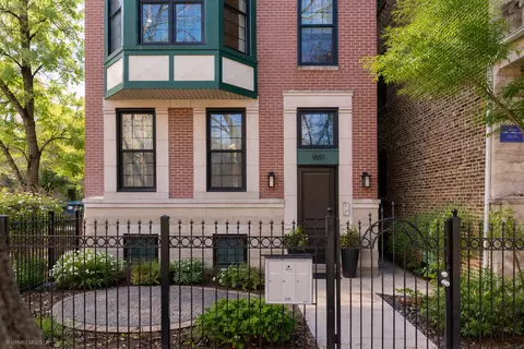 1661 N Bell Ave #2, Chicago, IL 60647