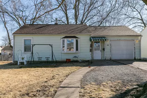 2400 47th St, Moline, IL 61265