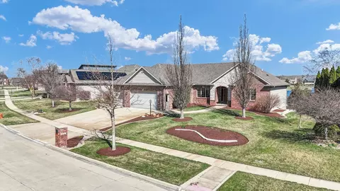 1614 English Oak Dr, Champaign, IL 61822