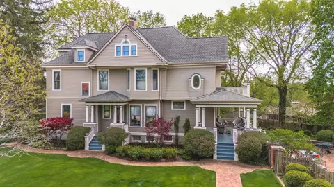 5 Broadway Pl, Normal, IL 61761