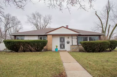 Exterior - 609 E Thacker St, Des Plaines, IL 60016 photo 1 of 6