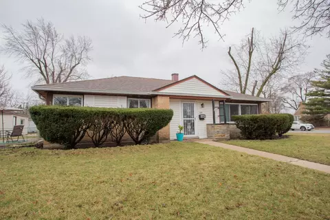 609 E Thacker St, Des Plaines, IL 60016