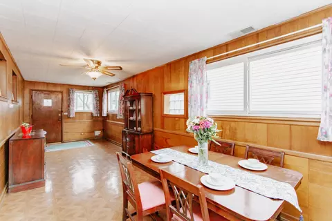 Dining - 609 E Thacker St, Des Plaines, IL 60016 photo 1 of 3
