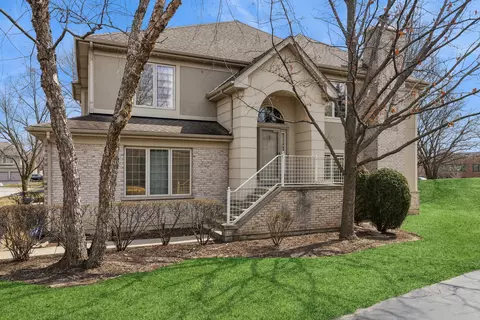 54 Beaconsfield Ct, Lincolnshire, IL 60069