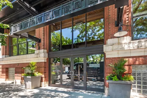 1040 W Adams St #410, Chicago, IL 60607