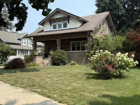647 Parsons Ave, Des Plaines, IL 60016